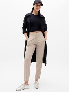 Athleta Brooklyn Ankle Pant in Light Beige Size 6/Petite